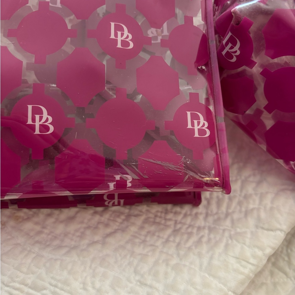 Dooney and Bourke, Plastic, Logo Set - Picture 4 of 11